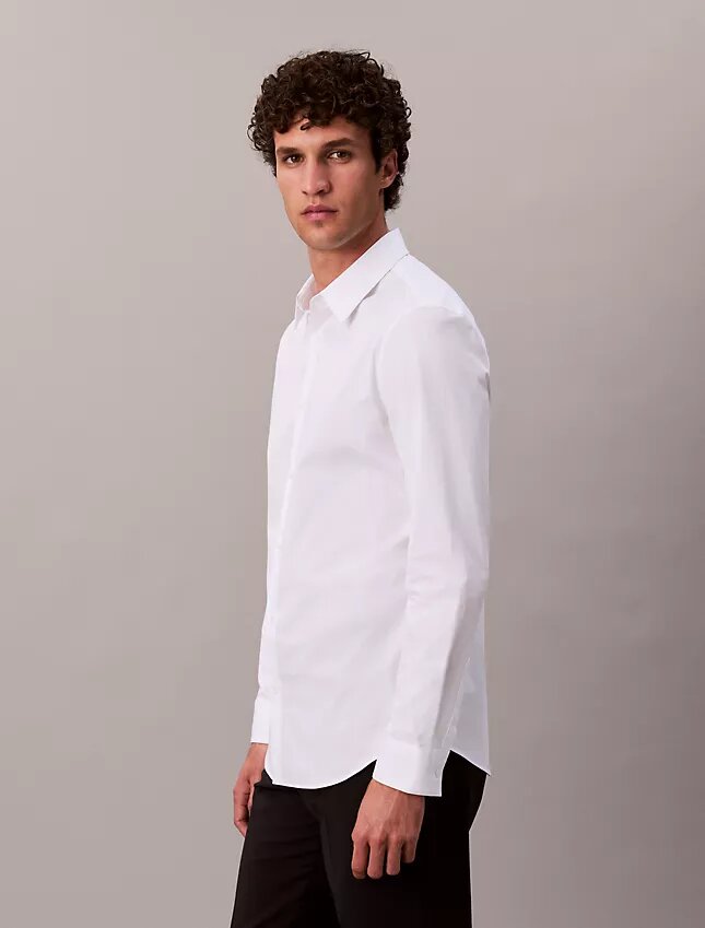 Camicia slim in cotone elasticizzato con colletto button-down Camicia slim in cotone elasticizzato con colletto button-down