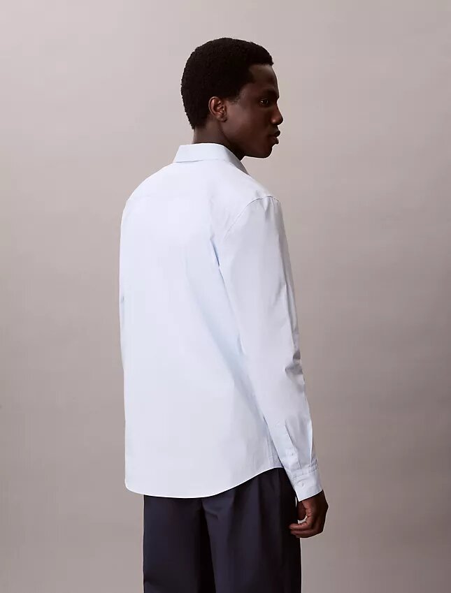 Camicia slim in cotone elasticizzato con colletto button-down Camicia slim in cotone elasticizzato con colletto button-down
