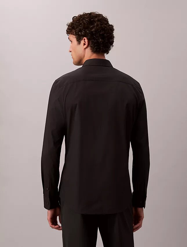 Camicia slim in cotone elasticizzato con colletto button-down Camicia slim in cotone elasticizzato con colletto button-down