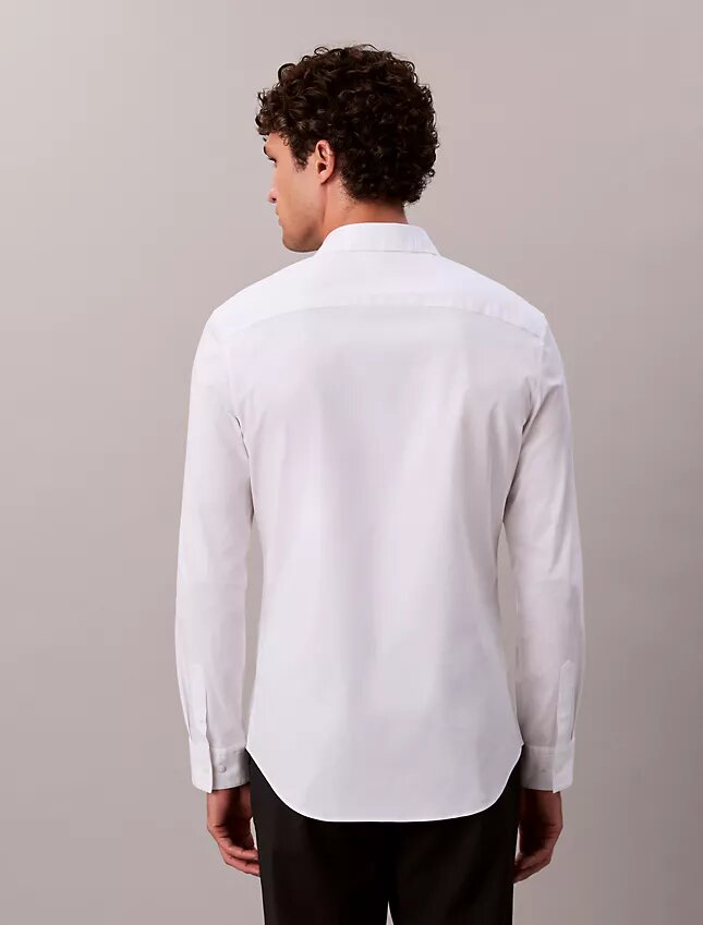 Camicia slim in cotone elasticizzato con colletto button-down Camicia slim in cotone elasticizzato con colletto button-down