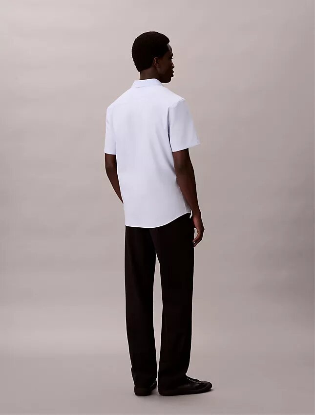 Camicia slim in cotone Stretch con bottoni Camicia slim in cotone Stretch con bottoni