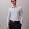 Camicia slim in jacquard geometrico con colletto button-down Camicia slim in jacquard geometrico con colletto button-down