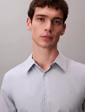 Camicia slim in jacquard geometrico con colletto button-down