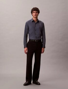 Camicia slim in jacquard geometrico con colletto button-down Camicia slim in jacquard geometrico con colletto button-down