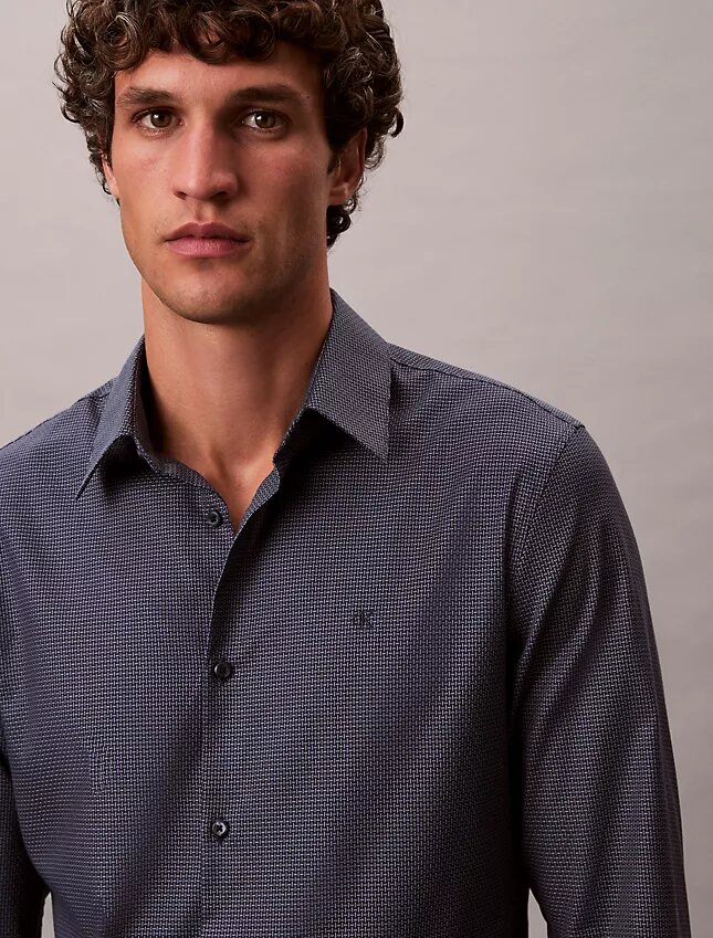 Camicia slim in jacquard geometrico con colletto button-down Camicia slim in jacquard geometrico con colletto button-down
