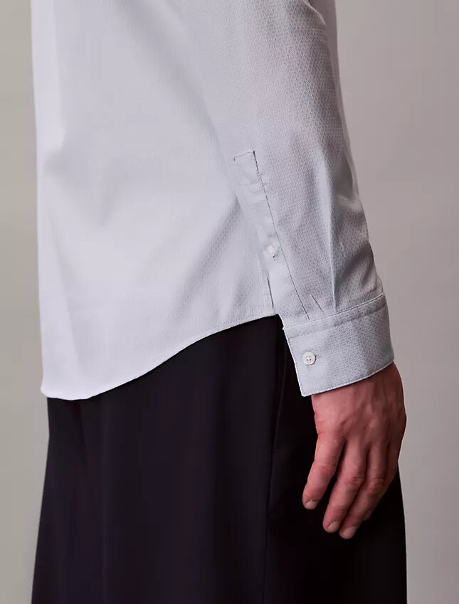 Camicia slim in jacquard geometrico con colletto button-down Camicia slim in jacquard geometrico con colletto button-down
