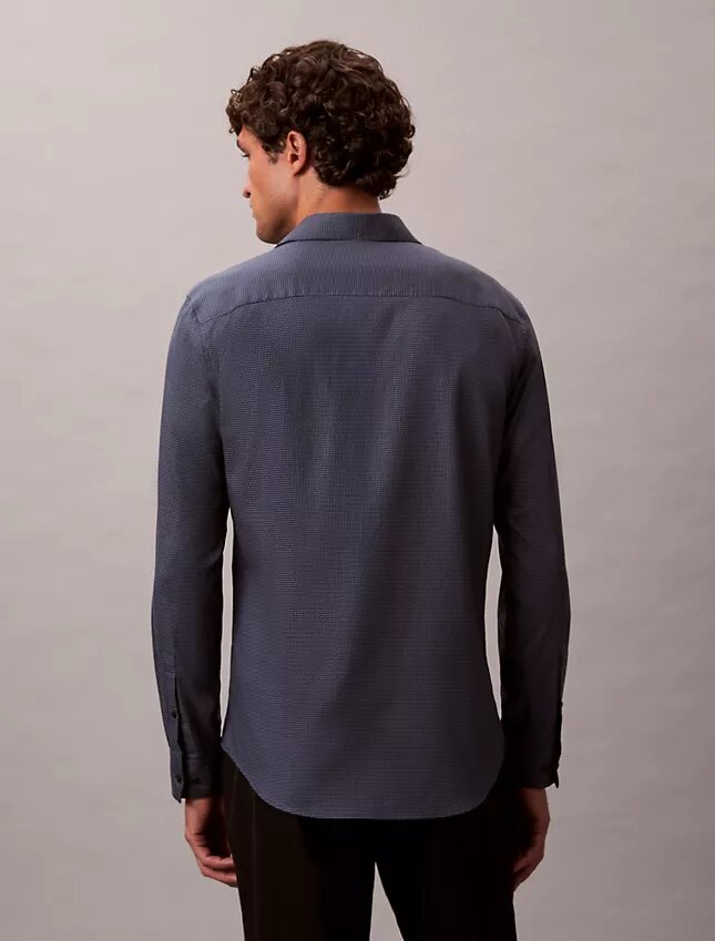 Camicia slim in jacquard geometrico con colletto button-down Camicia slim in jacquard geometrico con colletto button-down