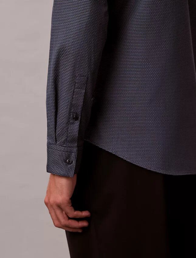 Camicia slim in jacquard geometrico con colletto button-down Camicia slim in jacquard geometrico con colletto button-down