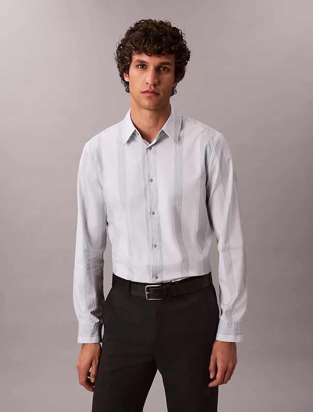 Camicia slim in Supima elasticizzato a righe tinte in filo Camicia slim in Supima elasticizzato a righe tinte in filo