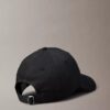 Cappellino con logo curvo Cappellino con logo curvo