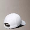 Cappellino con logo curvo