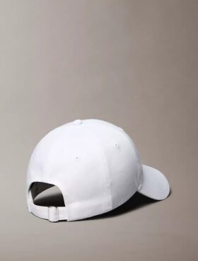 Cappellino con logo curvo