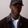 Cappellino con logo curvo Cappellino con logo curvo