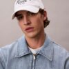 Cappellino con logo curvo