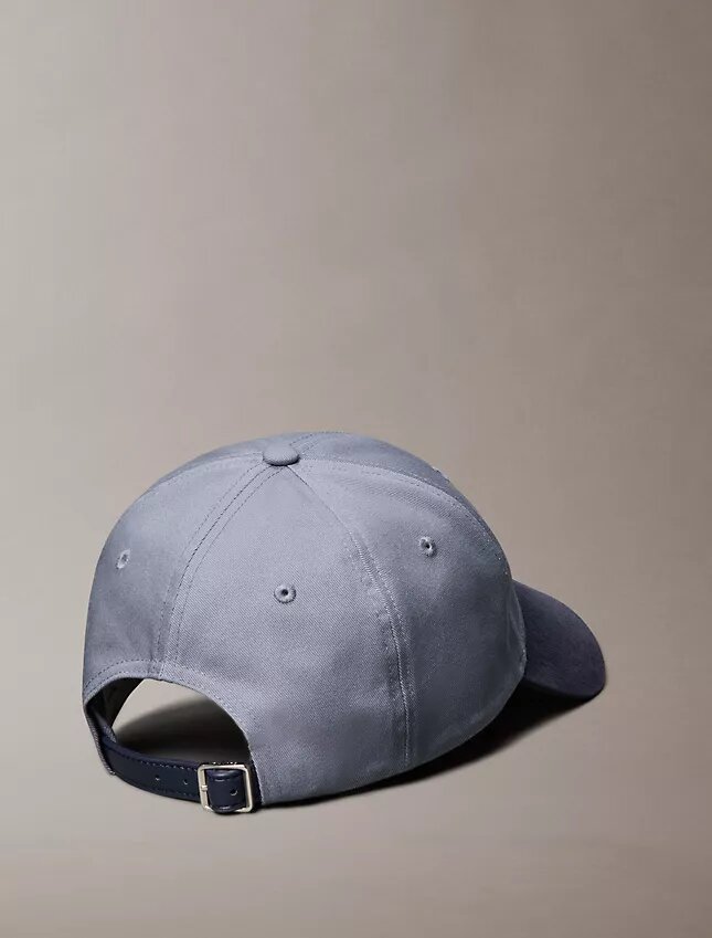 Cappellino da baseball con logo a blocchi di colore Cappellino da baseball con logo a blocchi di colore