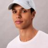 Cappellino da baseball in Denim lavato con logo ricamato Cappellino da baseball in Denim lavato con logo ricamato