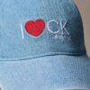 Cappellino in Denim con grafica “I Love Ck” Cappellino in Denim con grafica “I Love Ck”