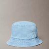 Cappello a secchiello in Denim lavato con logo ricamato Cappello a secchiello in Denim lavato con logo ricamato