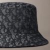 Cappello a secchiello in jacquard con monogramma su tutta la superficie Cappello a secchiello in jacquard con monogramma su tutta la superficie