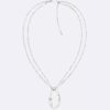 Collana con pendente dalla forma rotonda e organica Collana con pendente dalla forma rotonda e organica