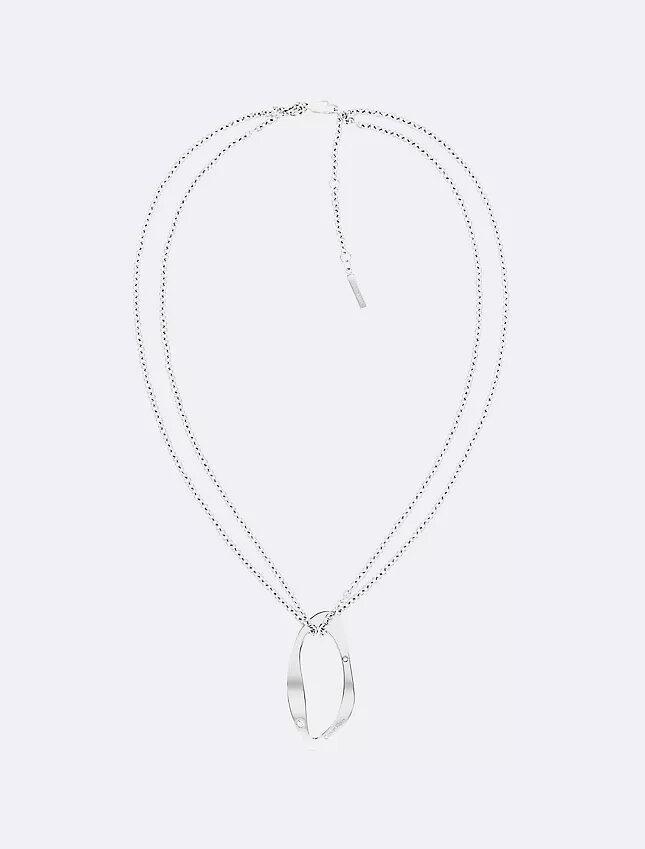 Collana con pendente dalla forma rotonda e organica Collana con pendente dalla forma rotonda e organica