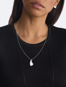 Collana minimalista dalle forme organiche