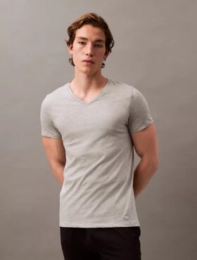 Cotton Classics Confezione da 3 T-shirt con scollo a V e vestibilità classica