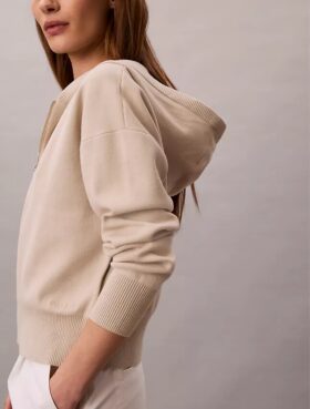Felpa con cappuccio in maglia morbida