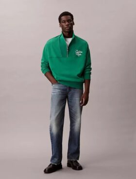 Felpa in pile premium con zip a un quarto e vestibilità comoda Felpa in pile premium con zip a un quarto e vestibilità comoda