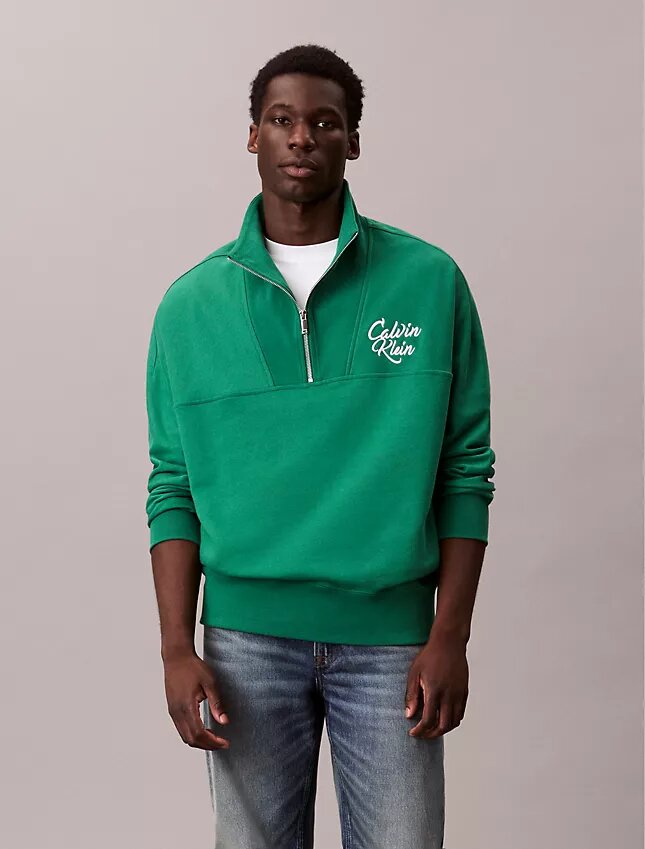 Felpa in pile premium con zip a un quarto e vestibilità comoda Felpa in pile premium con zip a un quarto e vestibilità comoda