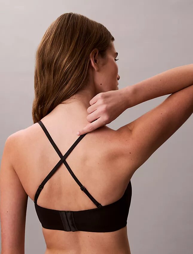 Form to Body Bralette a fascia leggermente foderata Form to Body Bralette a fascia leggermente foderata
