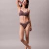 Form to Body Bralette leggermente foderata che si adatta al corpo