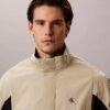 Giacca a vento leggera in nylon con blocchi di colore