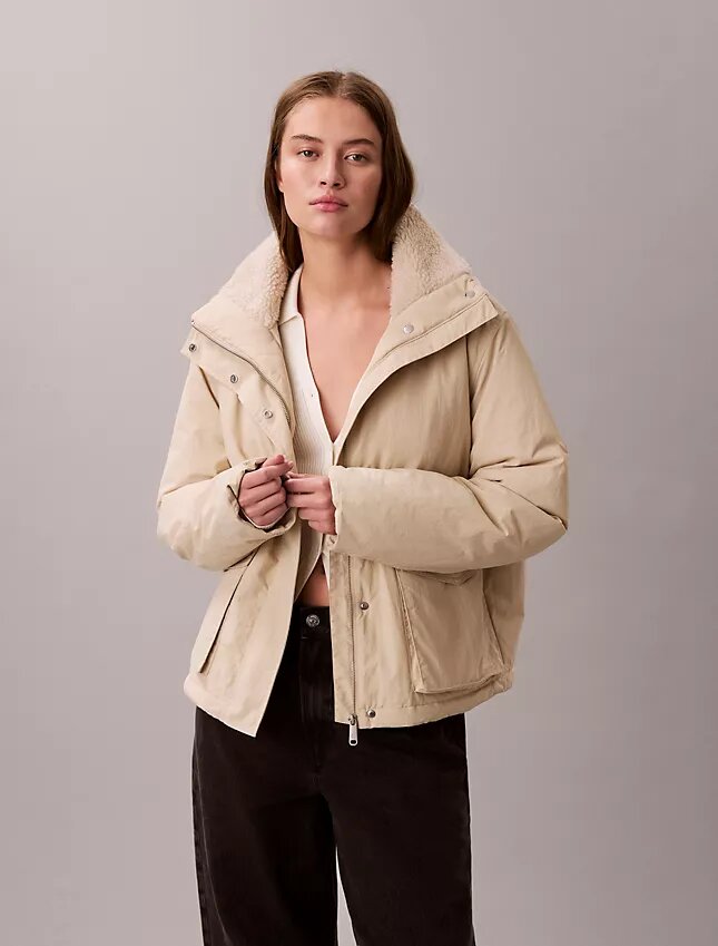 Giacca comoda con collo in sherpa Giacca comoda con collo in sherpa