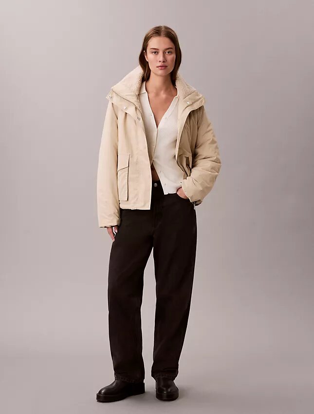 Giacca comoda con collo in sherpa Giacca comoda con collo in sherpa
