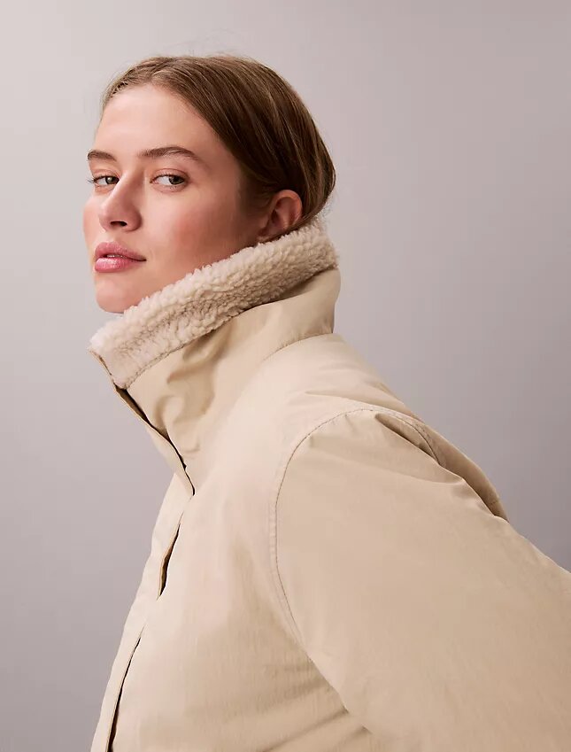 Giacca comoda con collo in sherpa Giacca comoda con collo in sherpa