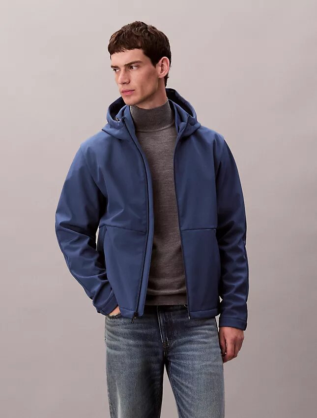 Giacca softshell con cappuccio e zip Giacca softshell con cappuccio e zip