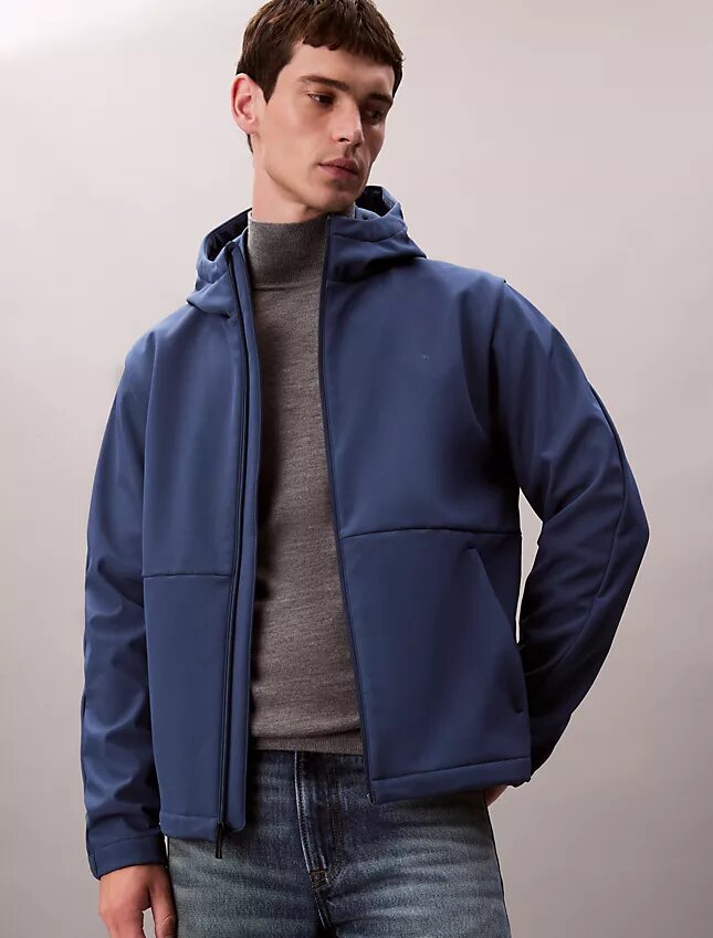 Giacca softshell con cappuccio e zip Giacca softshell con cappuccio e zip