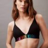 Intense Power Pride Bralette a triangolo leggermente imbottito Intense Power Pride Bralette a triangolo leggermente imbottito