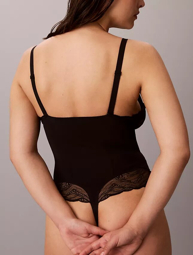 Intimo modellante in pizzo elasticizzato sensuale Intimo modellante in pizzo elasticizzato sensuale