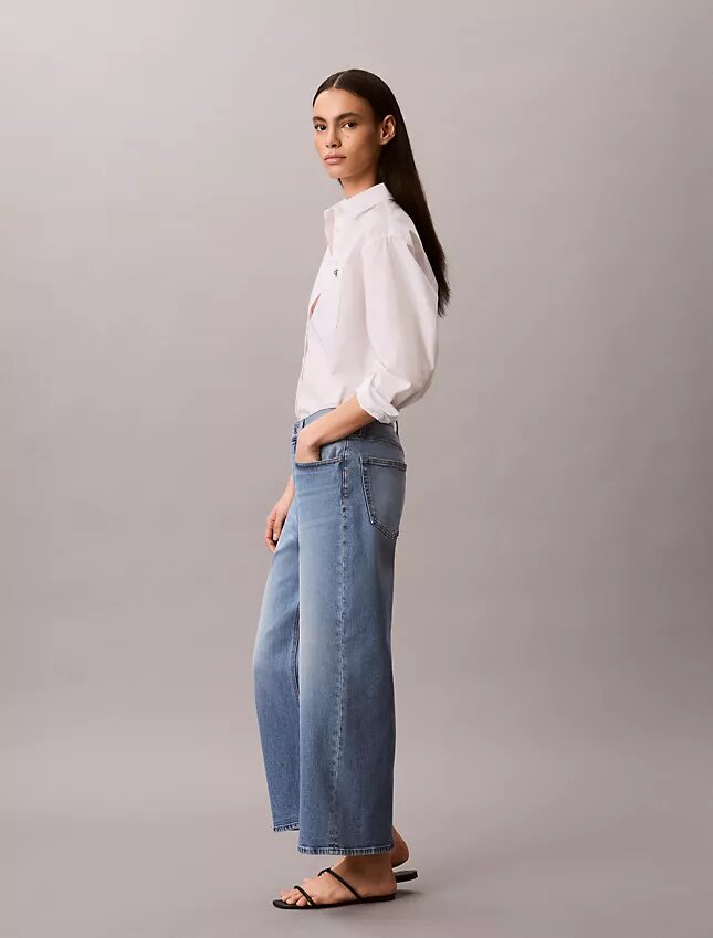 Jeans a gamba larga dal taglio corto Jeans a gamba larga dal taglio corto