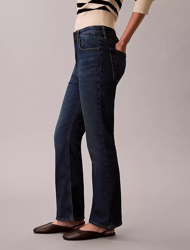 Jeans a vita alta, cropped e svasati Jeans a vita alta, cropped e svasati