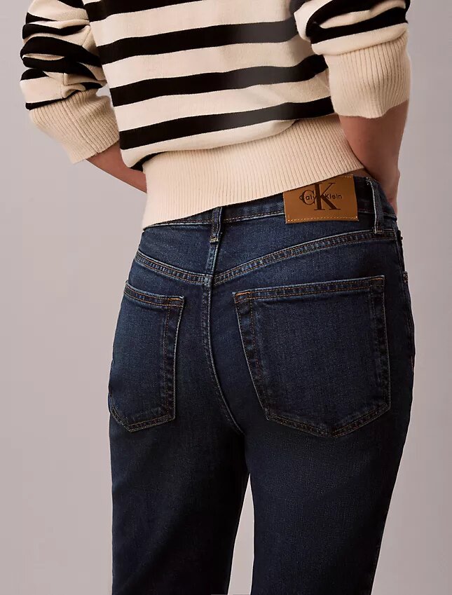 Jeans a vita alta, cropped e svasati Jeans a vita alta, cropped e svasati