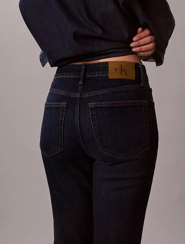 Jeans a vita alta, cropped e svasati Jeans a vita alta, cropped e svasati