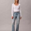 Jeans a vita alta e gamba dritta Jeans a vita alta e gamba dritta