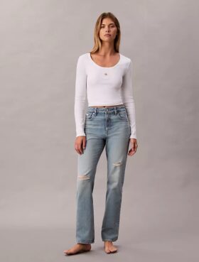 Jeans a vita alta e gamba dritta