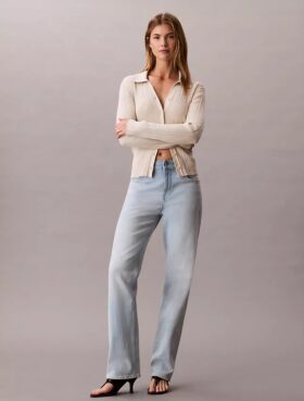 Jeans a vita alta e gamba dritta