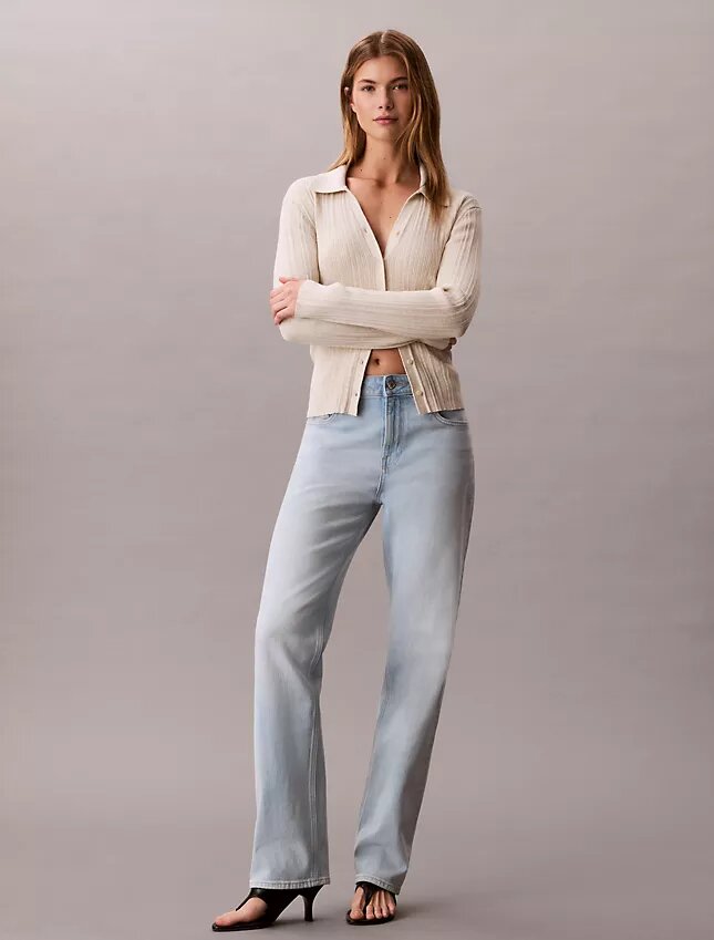 Jeans a vita alta e gamba dritta Jeans a vita alta e gamba dritta