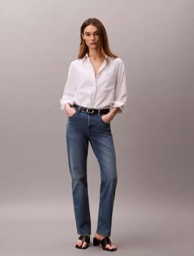 Jeans a vita alta e gamba dritta