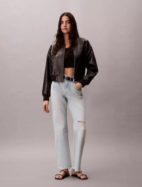 Jeans a vita alta e gamba dritta